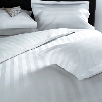 1.lenjerie-pat-corsica-textile-hoteliere-lenjerii-de-pat-satin-dungi.jpg